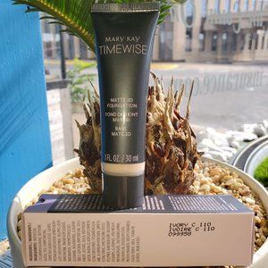 Ivory C 110 Matte 3D Foundation - Combo to Oily Skin - Timewise Mary Kay